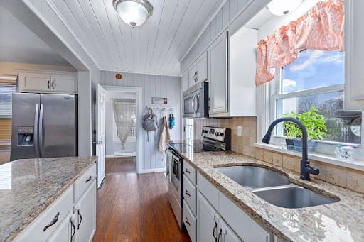 Tiffany Price, Realtor - PRO Real Estate Services Inc - Thumbnail
