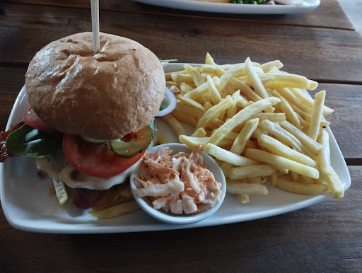 The Cedars Pub - Visual