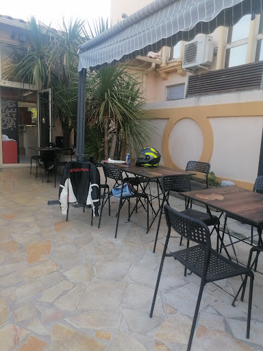 Photo 4 - Latt'In Pizz & Burgers Lattes
