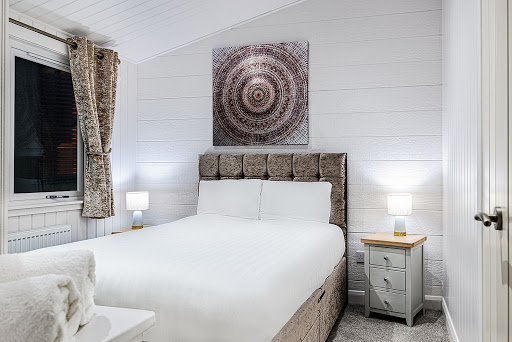 Silverwood Resort, Holiday lodges & Events barn - Thumbnail