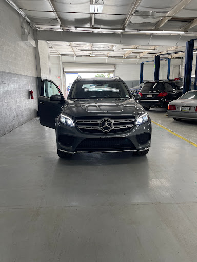 Lux Auto Center - Thumbnail