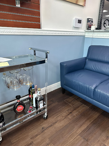 Carmel Unisex Hair Salon - Thumbnail
