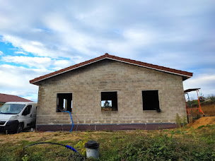 Photo n°26 de GMLBAT à Eyzin-Pinet (Menuisier)