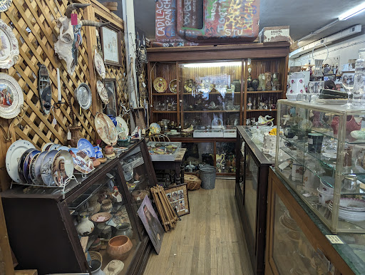 Vinita Antique Mall on Route 66 & Jefferson Highway Gallery - United States