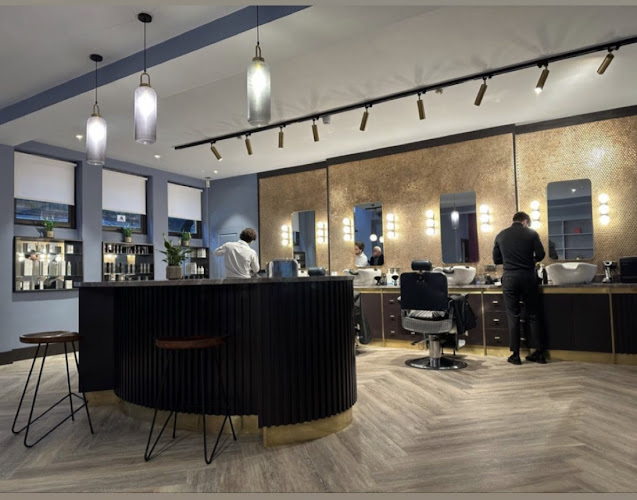 Avanzato Grooming Lounge Phone number