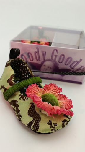 Pipsqueak Resale Boutique Gallery - United States