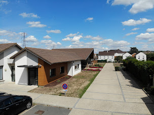 Photo n°3 de Mairie à Porcheville (Hôtel de ville)