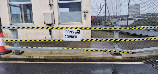 Dans corner - Visual
