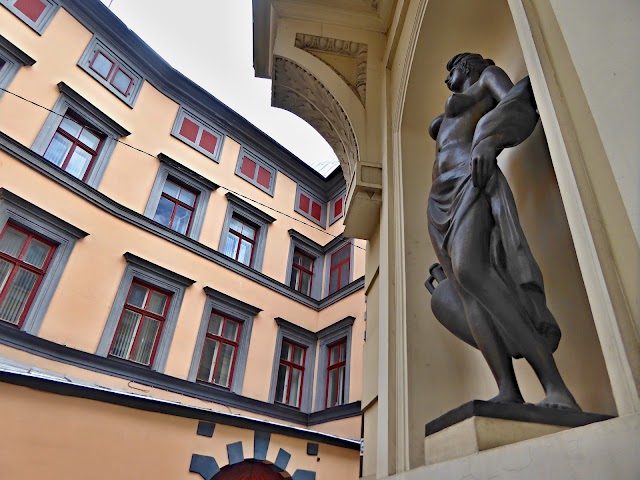 Līvu laukums