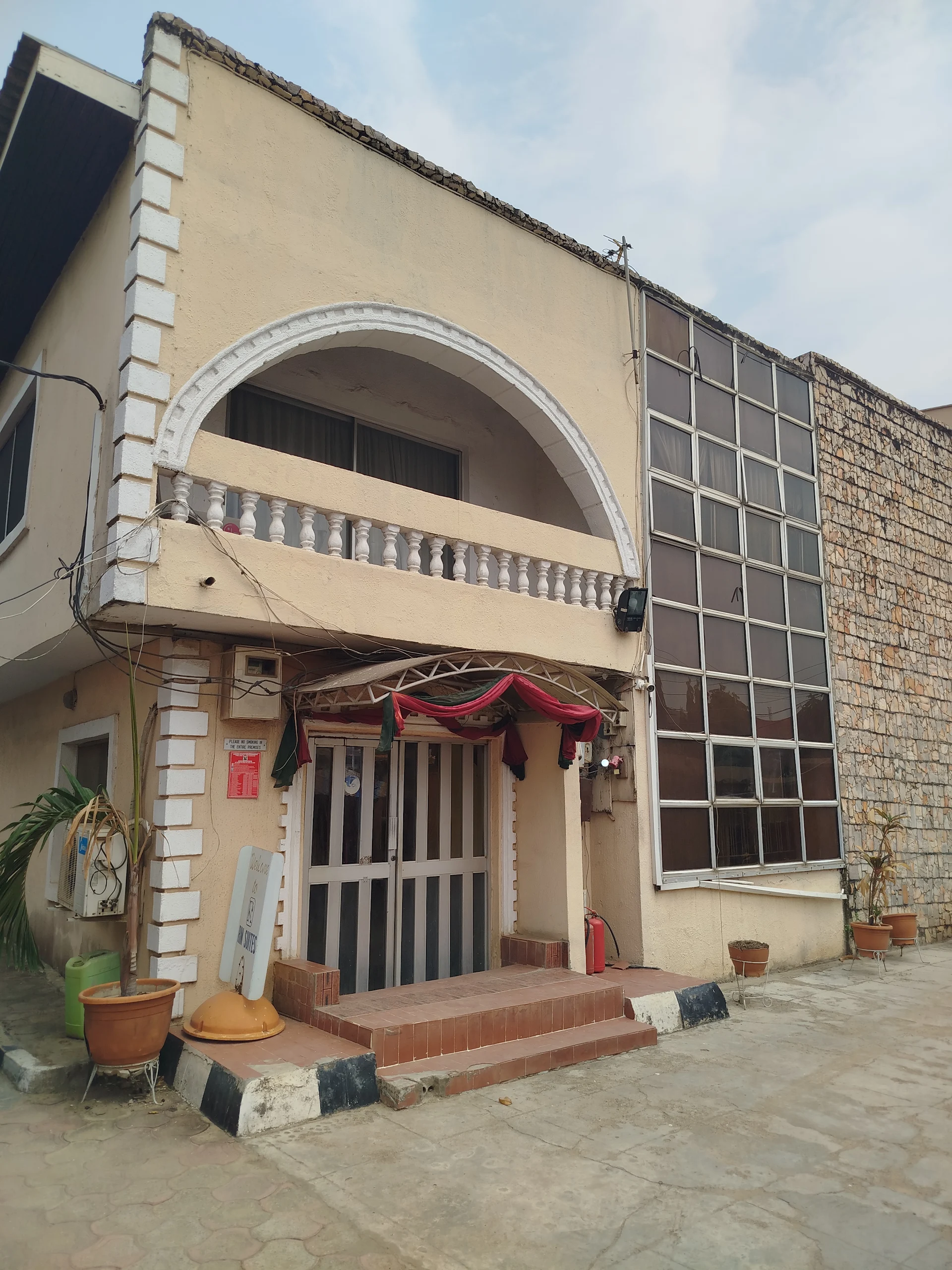 RIM SUITES HOTEL