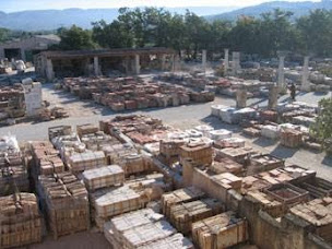 Photo n°18 de SAS Jean CHABAUD MATERIAUX ANCIENS ALPILLES LUBERON à Apt (Magasin de carrelage)