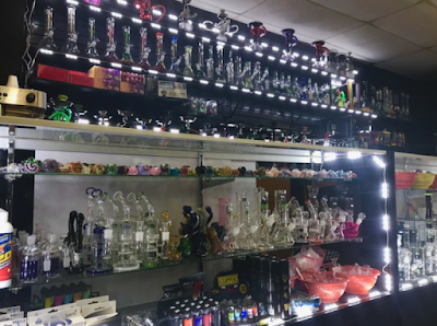 La Familia Tobacco - Vape & Smoke Shop