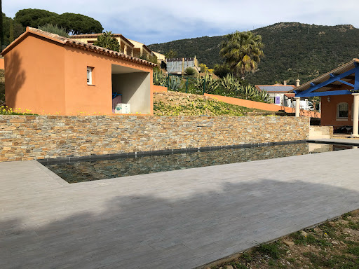 Photo de Marinal Piscines 83 | Construction Piscine Béton Armé Mono Bloc à Six-Fours-les-Plages (83140)