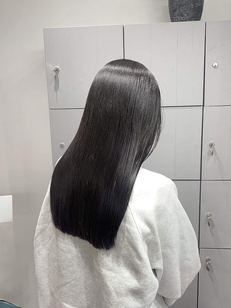 Umi［ウミ］ 透明感カラー・艶カラー・暖色カラー・髪質改善