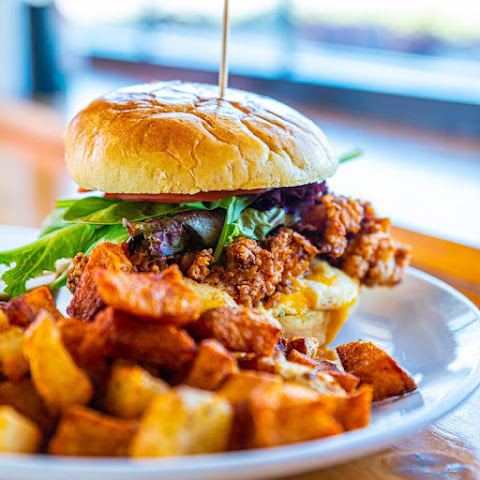 Maverick Biscuit by null