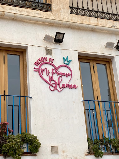 SE ALQUILA - FOR RENT