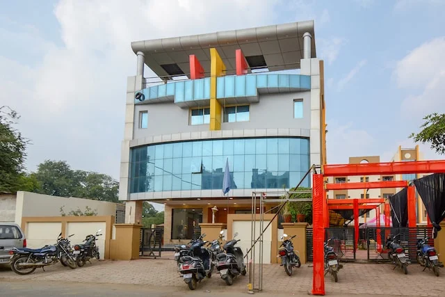 Hotel Raj Palace