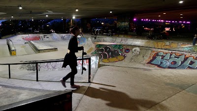 Photos of Skatepark Del Puente De La 4 Sur