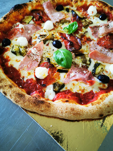 Photo 4 - Luigi Pizza