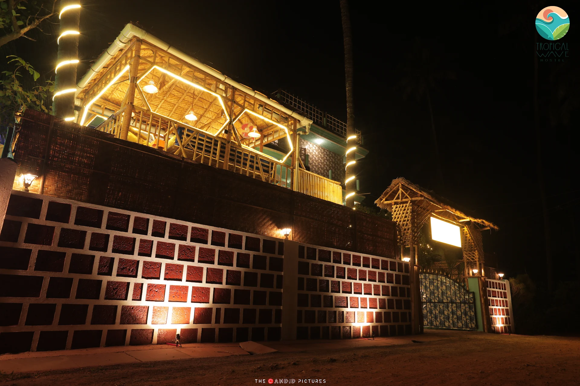 Tropical Wave Hostel - Morjim, North Goa