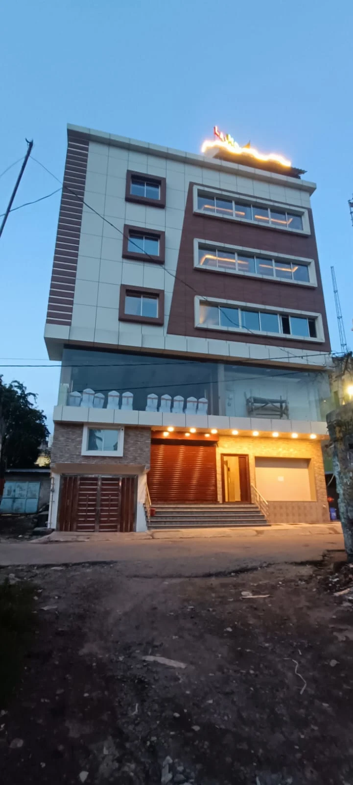 Hotel Laxmi premium