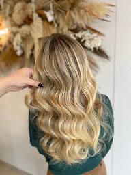 Photo n°12 de Salon Aime à Guitalens-L'Albarède (Salon de coiffure)