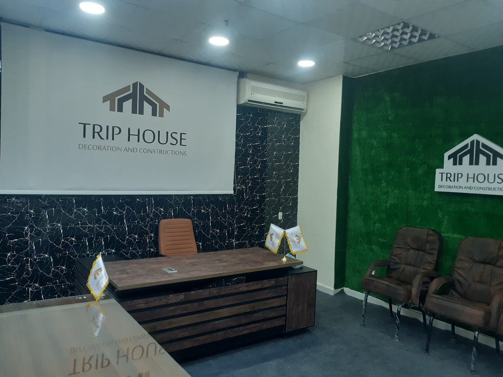 Trip House (home decoration)