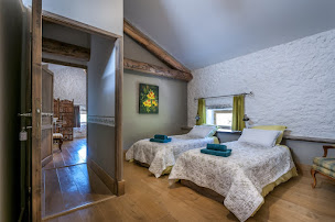 Photo n°24 de Le Domaine du Mas de la Madeleine Restaurant et Gites de charme en Ardèche à Largentière (Piscine)