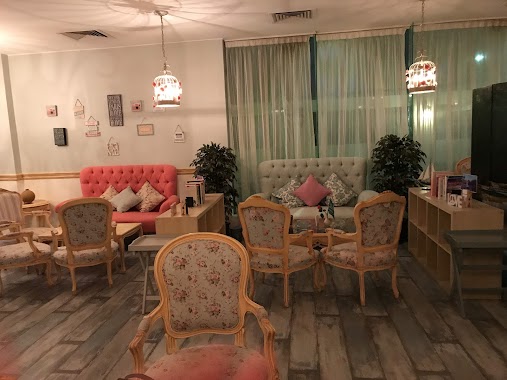 Shabby Chic Café, Author: Max Inks