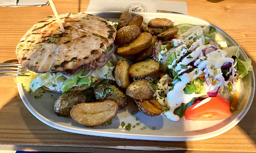 Neo Kastro - griechisch-mediterranes Restaurant ???? - Thumbnail