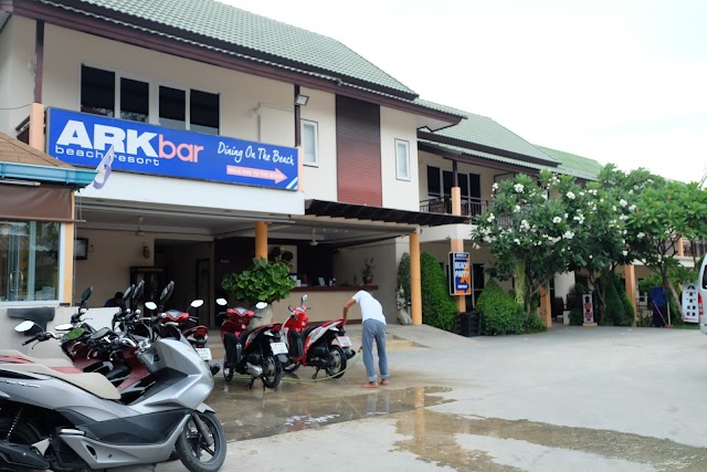 Ark Bar Beach Resort