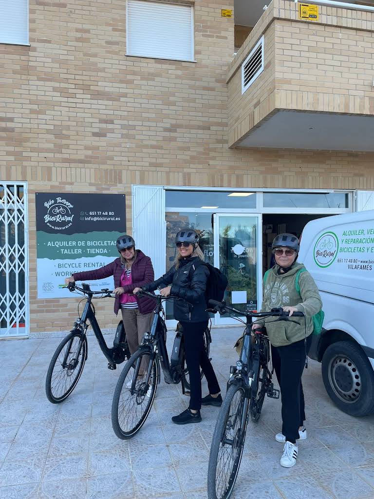 bicicletas eléctricas de alquiler en Oropesa del Mar para recorrer la Vía Verde