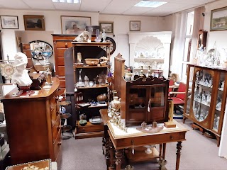 V&A Antiques