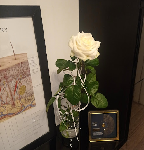 Esther Studio beauty and health care.