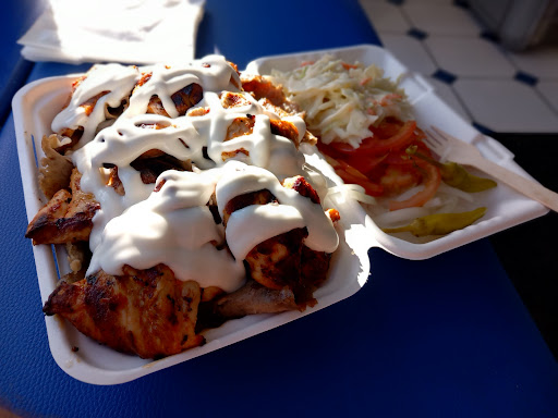 Fernandos Pizza And Kebab Logo