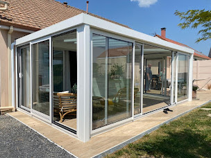 Photo n°12 de FABRIPLAST MENUISERIES : Portes, fenêtres, volets, pergolas, vérandas, portails à Roye (Magasin de fenêtres en PVC)