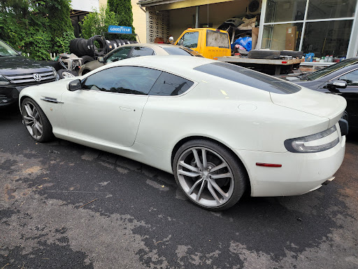 9w auto body 157 - Thumbnail