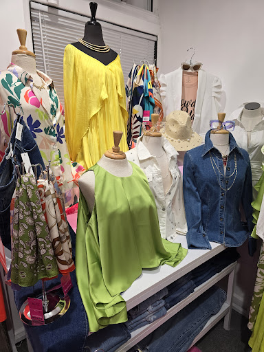 Weezie D. Ladies Boutique - Thumbnail