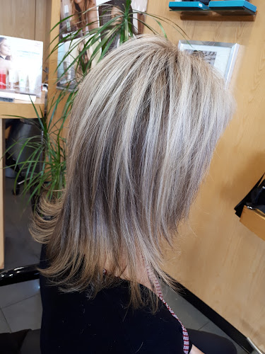 One Salon Coiffeur Tours - Salon de coiffure