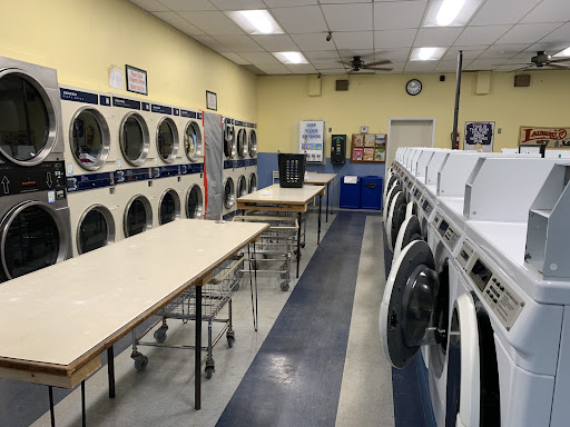 Suds N Such Laundromat Logo