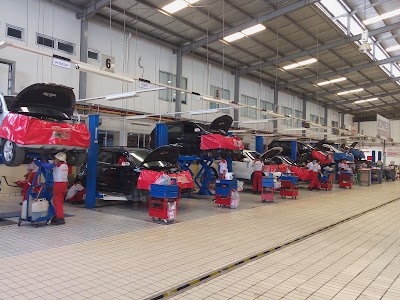 Photos of Toyota Auto 2000 Tanjung Api Api