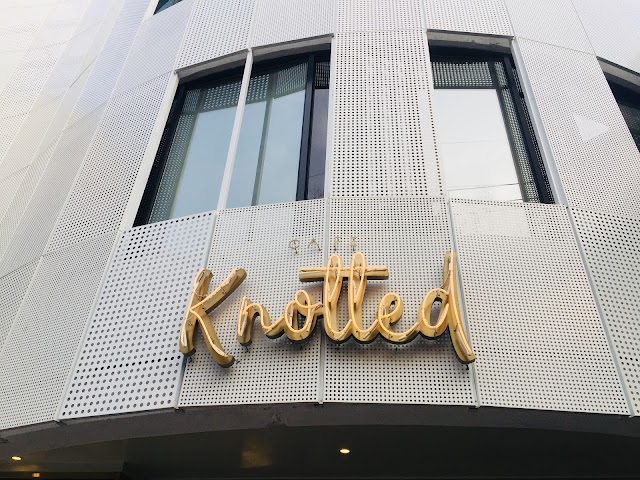 Cafe Knotted