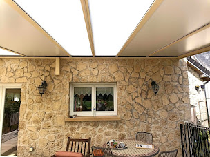 Photo n°36 de Komilfo Agence Rogier SARL à Reims - Pergolas, Stores, Fenêtres, Menuiseries à Cormontreuil (Magasin de stores et de rideaux)