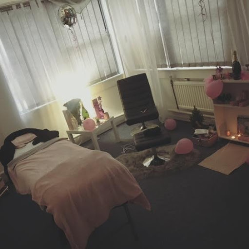 Beauty Lounge and Relaxation - Beauty & Training - Thumbnail