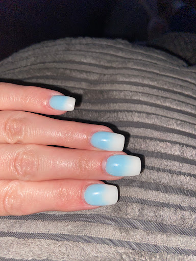 Toms Nails & Beauty - Thumbnail