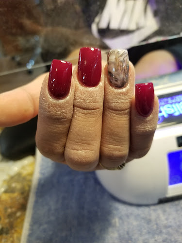 Angel Nails interior view