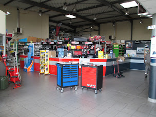 Photo n°2 de FOI 53 - Ferron Distribution à Laval (Atelier de réparation pour poids lourds)