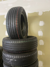 Photo n°32 de Fast Pneus Auto Plus à Mérignac (Magasin de pneus)