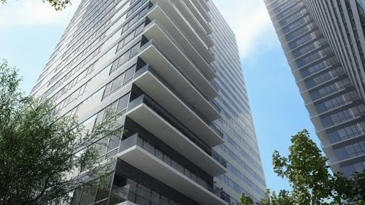 Casas y Terenos en Venta.