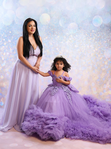 Bella's dress Boutique Gallery - United States